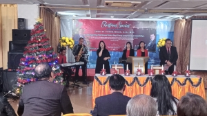Clara Panggabean SH, mempersembahkan Pujian untuk Tuhan